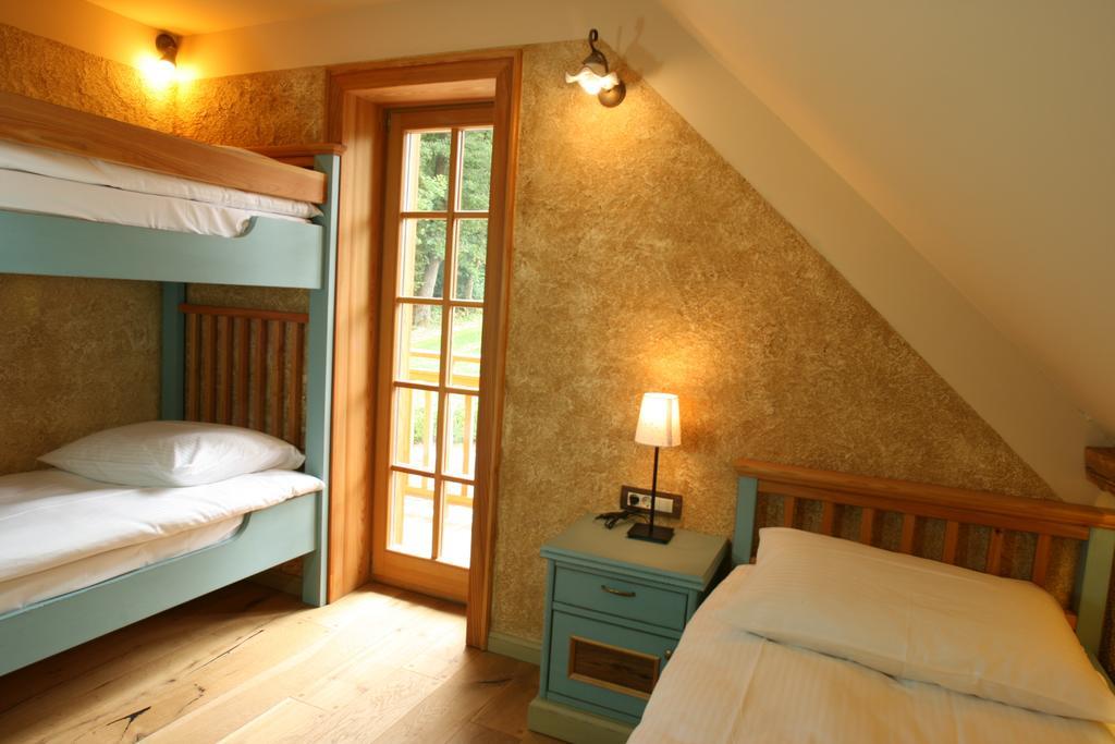 Villa Les With Hot Tub & Sauna Brezice Room photo