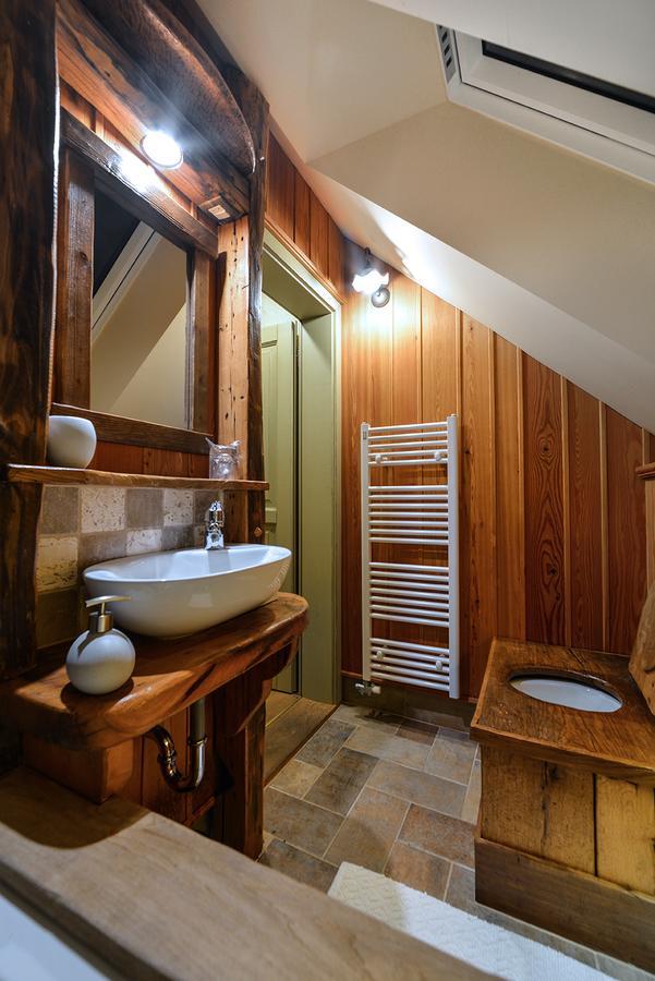 Villa Les With Hot Tub & Sauna Brezice Exterior photo